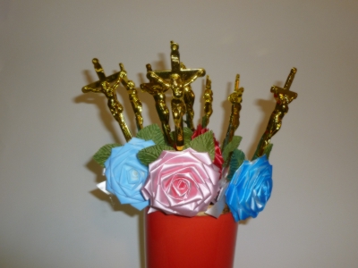 VARIETY-OF-GOLD-CROSS-WITH-ROSE-.300-EACH-s.jpg